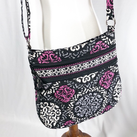 Vera Bradley Handbags - NWOT Vera Bradley bag